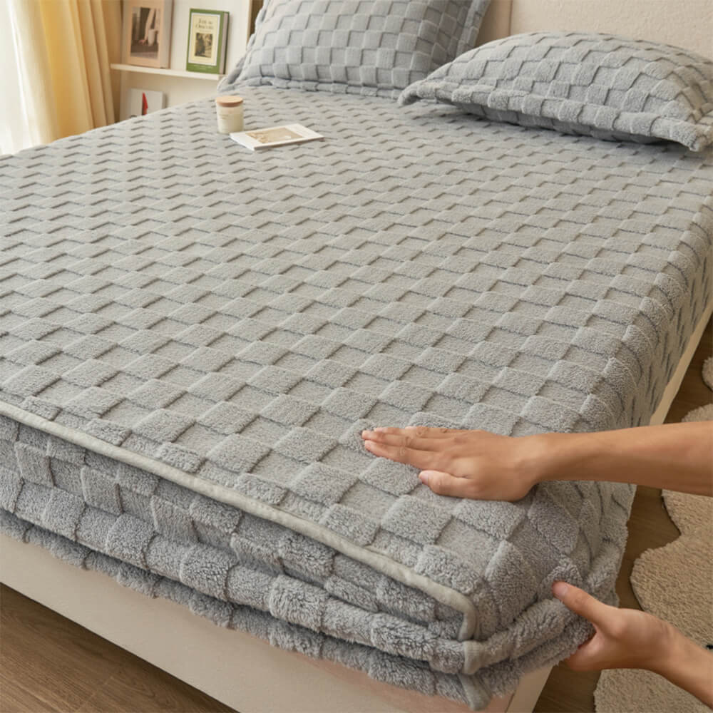 Premium Soft Checkerboard Plush Fitted Sheet Mattress Cover