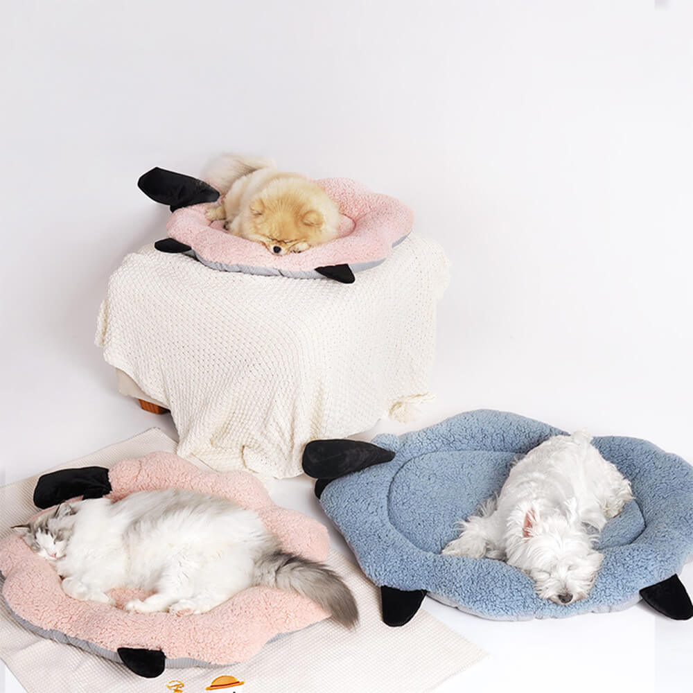 Sheep Shaped Cotton Velvet Warm Multi-Functional Dog & Cat Mat