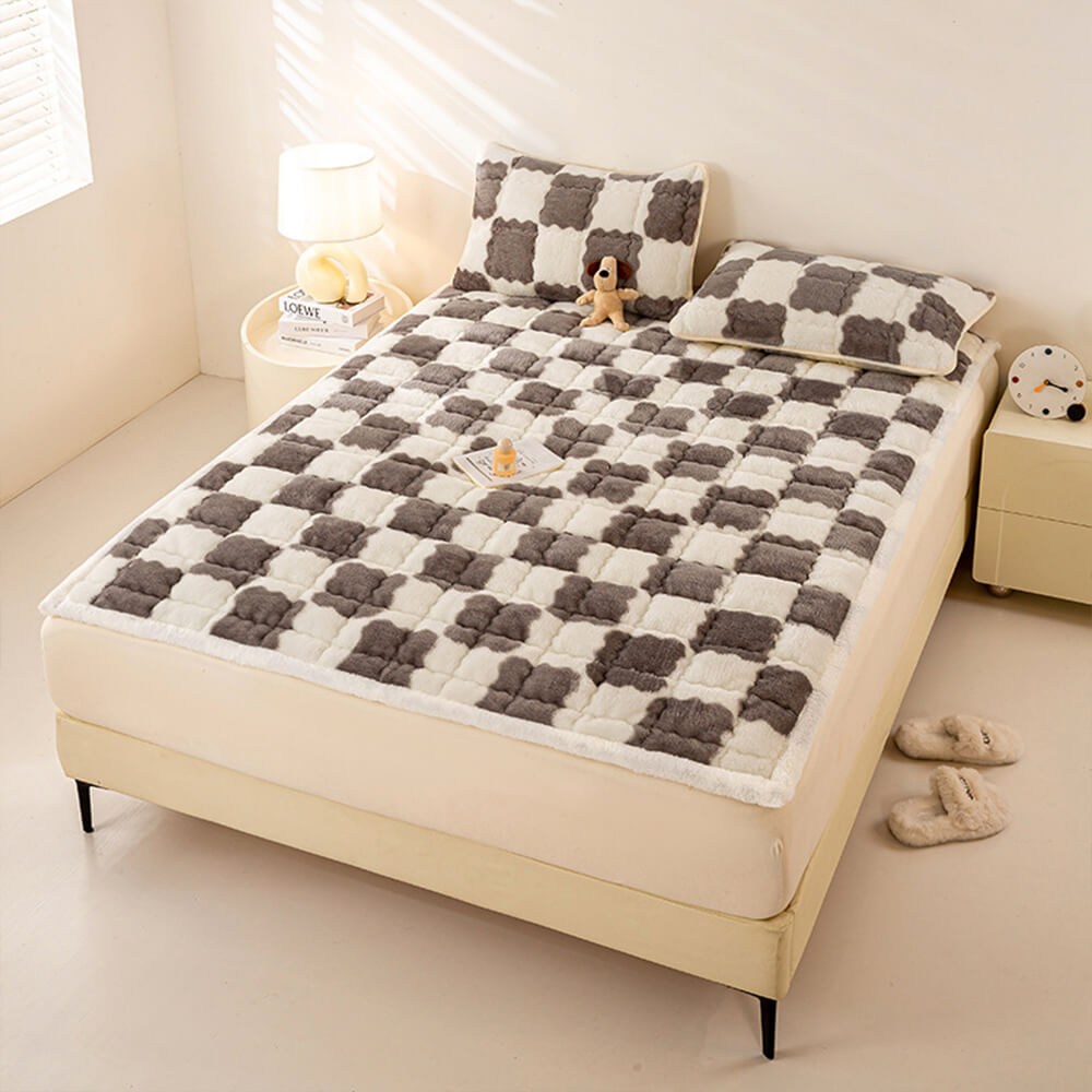 Warm Checkerboard Plush Mattress Topper and Pillowcase