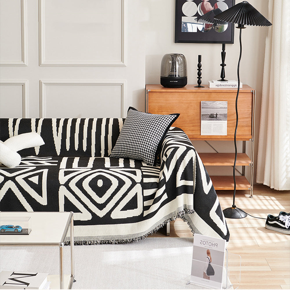 Five-Color Geometric Sofa Cover - Bold Patterns for a Modern Look